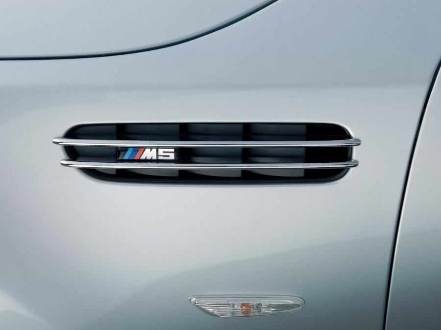  BMW M5 Touring 2007 года  (фото 30 из 56)
